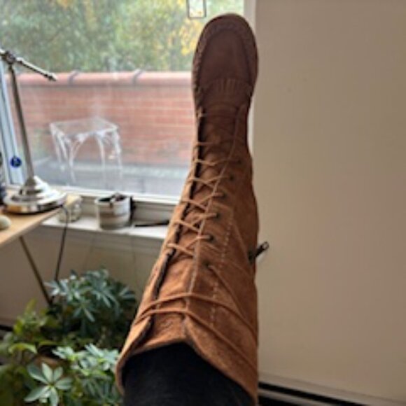 UGG Tall Lace up Moccasin Chestnut Brown Size 7 Suede/Leather/Sheepskin - Picture 1 of 10